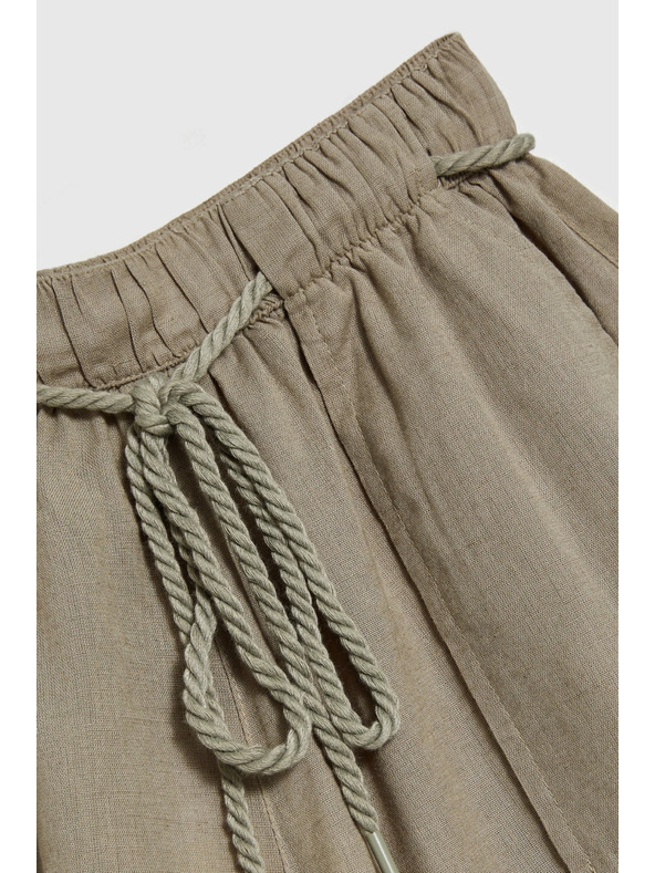 Moodo Ohlapne olivne kratke hlače Moodo