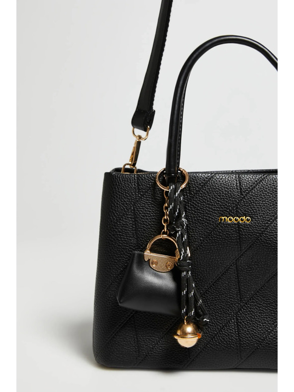 Moodo Črna torba z obeskom Moodo