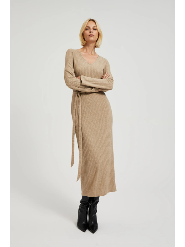 Moodo Žebrované midi obleka bež barve Moodo