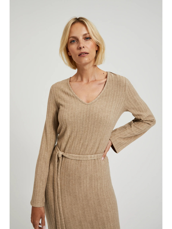 Moodo Žebrované midi obleka bež barve Moodo