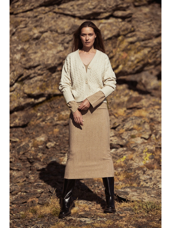 Moodo Žebrované midi obleka bež barve Moodo