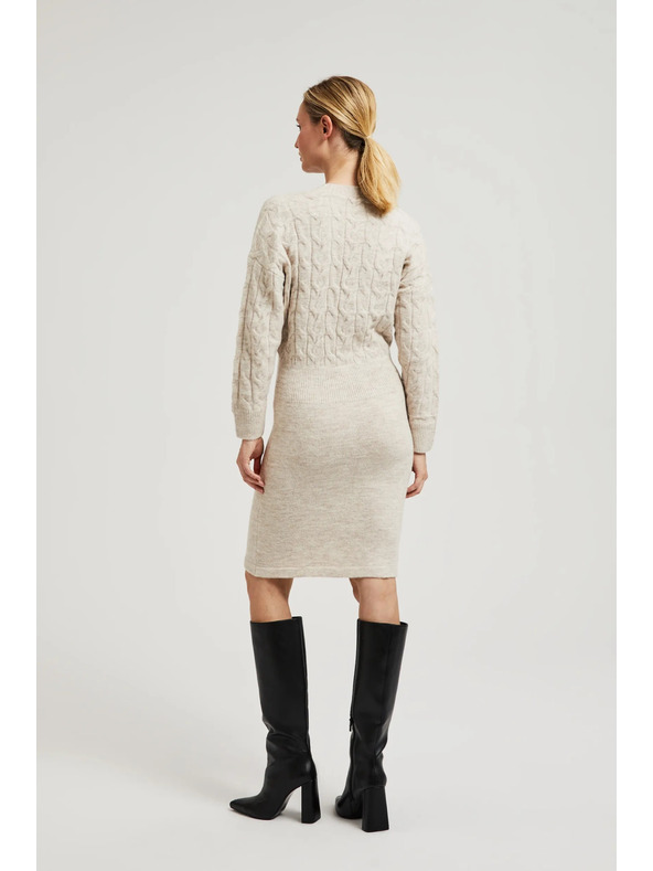 Moodo Pletena bež obleka okrašena z gumbi Moodo