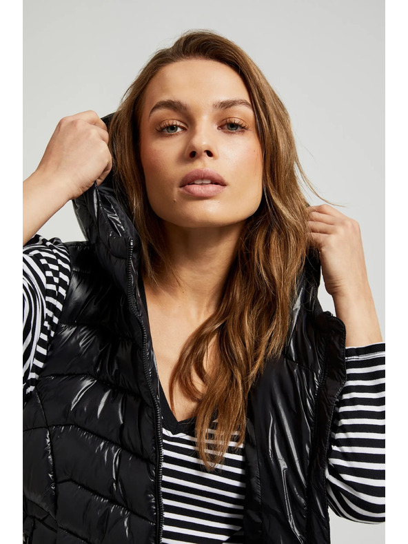 Moodo Prešit telovnik na zadrgo črn Moodo