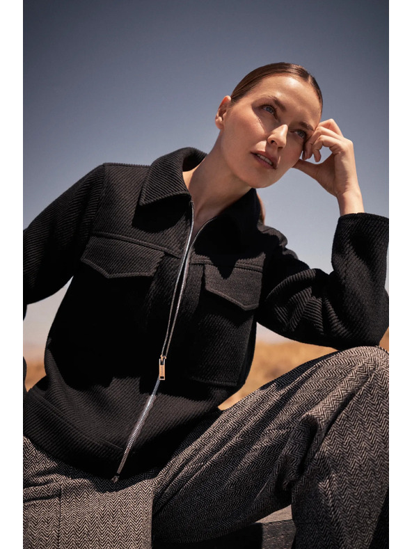 Moodo Črna jakna z velikimi žepi Moodo