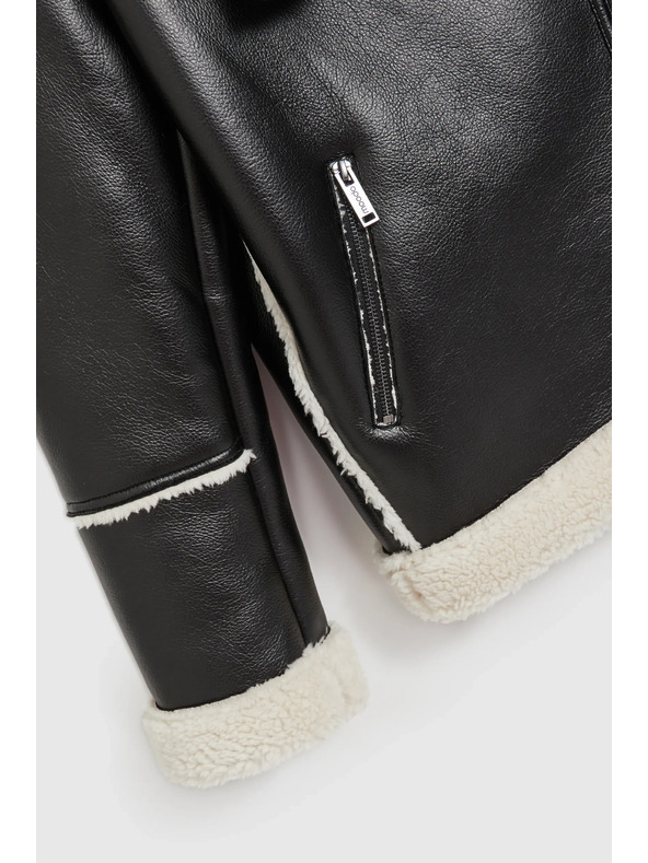 Moodo Črna jakna s krznenim ovratnikom Moodo