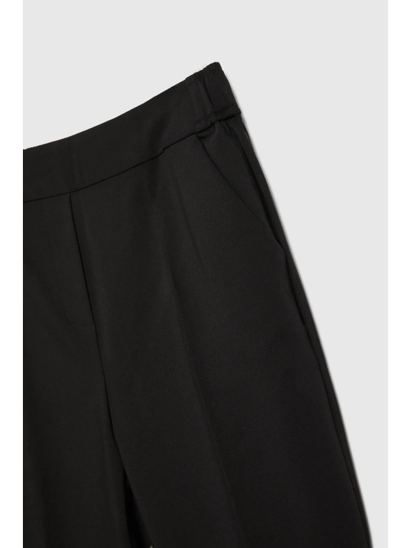 Moodo Elegantne črne hlače z gubo Moodo