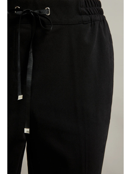 Moodo Črne hlače z ravnimi hlačnicami in pasom Moodo