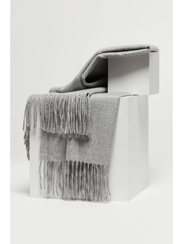 Moodo Gladka svetlo siva šala z resicami Moodo