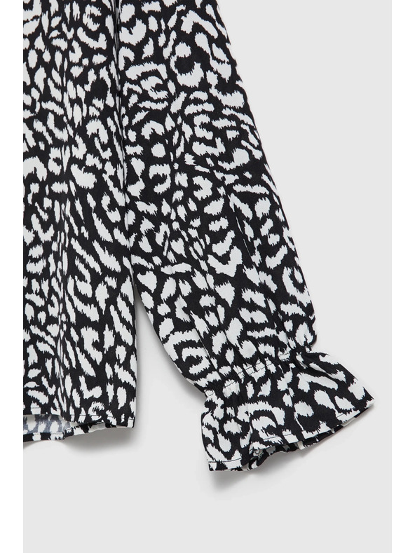 Moodo Črna srajca z V-izrezom brez ovratnika Moodo