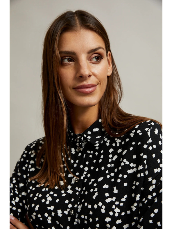 Moodo Črna srajca z vzorcem z ovratnikom Moodo