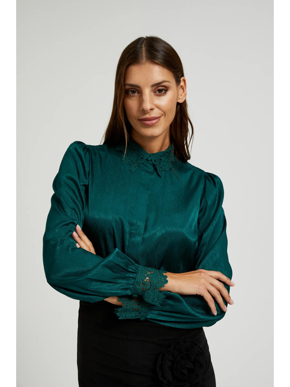 Moodo Zelena srajca s čipko na manšetah in ovratniku Moodo