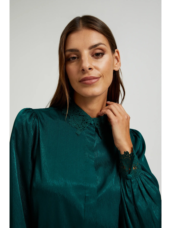 Moodo Zelena srajca s čipko na manšetah in ovratniku Moodo