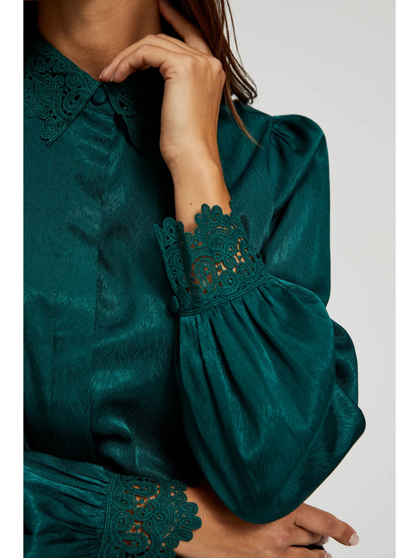 Moodo Zelena srajca s čipko na manšetah in ovratniku Moodo