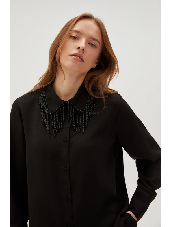 Moodo Črna bluza z ročno prišitimi biseri Moodo