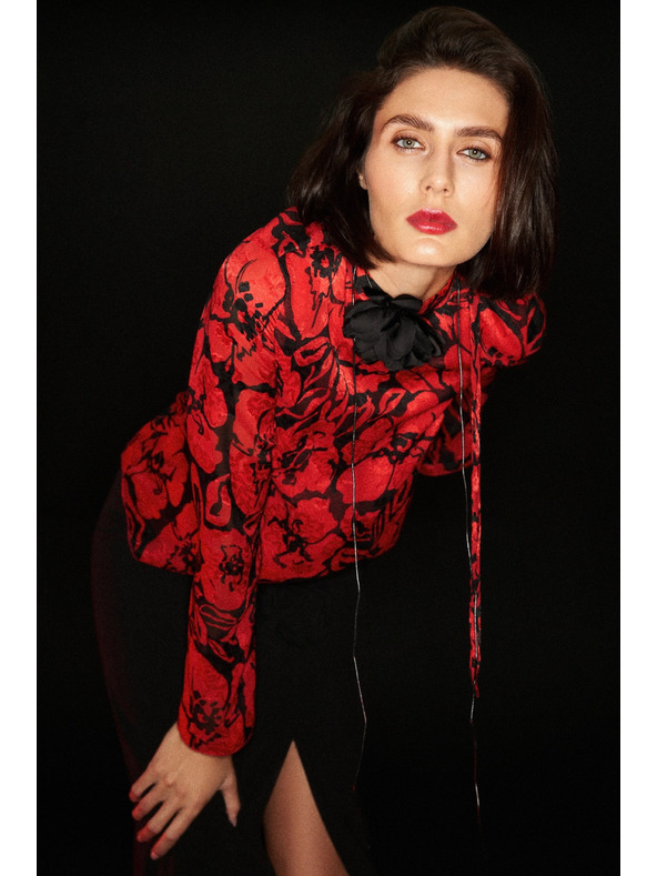 Moodo Črna srajca Moodo s cvetličnim vzorcem in širokimi rokavi