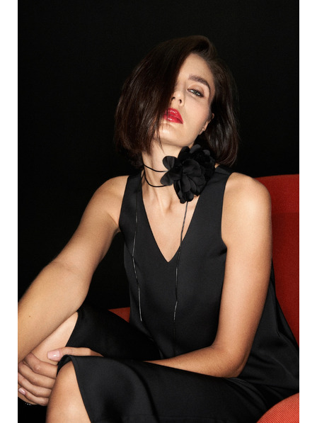 Moodo Gladka srajca z V-izrezom črna Moodo