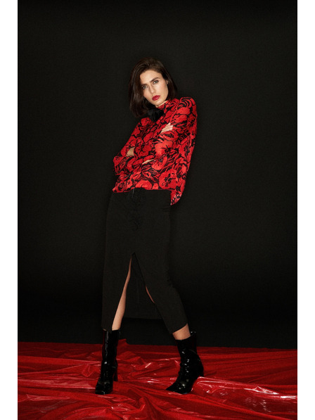 Moodo Črna krila z okrasno rožo in razporkom Moodo