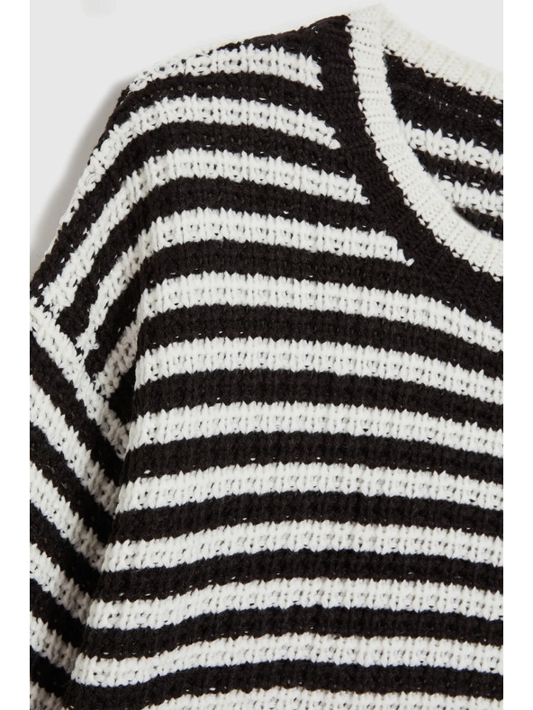 Moodo Kratek črtasto-bel pulover Moodo