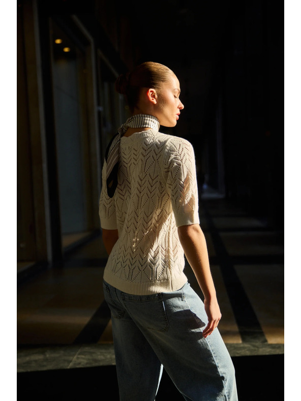 Moodo Azurni pulover peščene barve Moodo