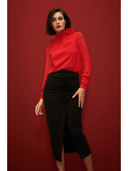 Moodo Elegantna srajca z okrasno vrtnico rdeče barve Moodo