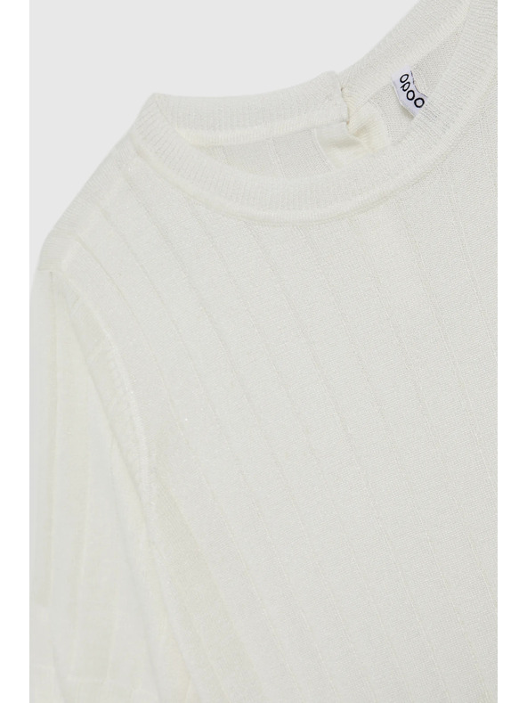 Moodo Viskozni pulover s kovinama prejo bele barve Moodo