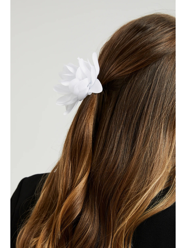 Moodo Broška s materialnim cvetom bela Moodo