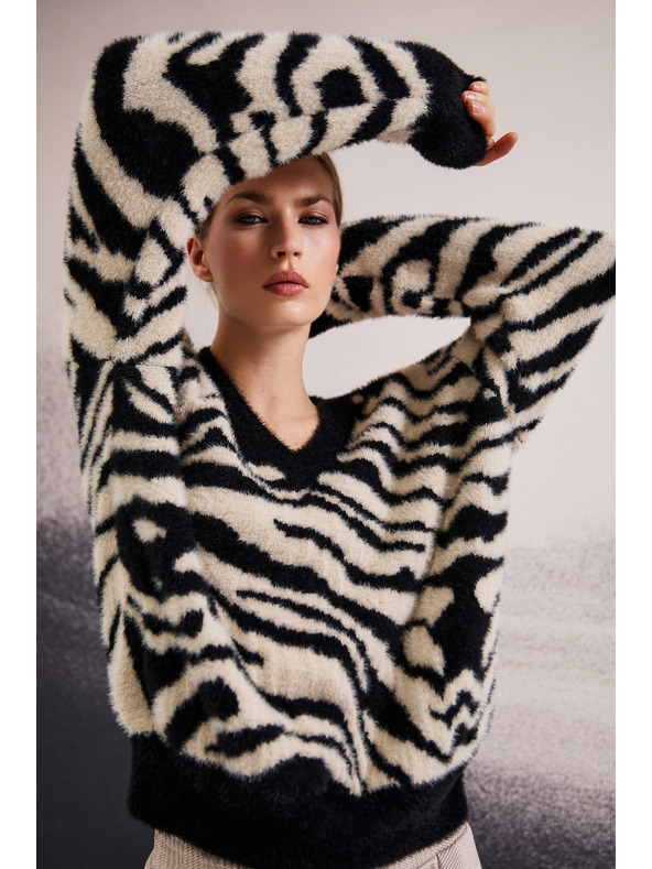 Moodo Vzorčeni pulover črni Moodo