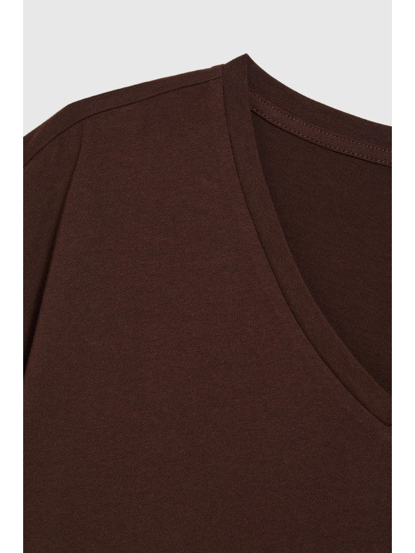 Moodo Bombažna majica z V izrezom rjava Moodo