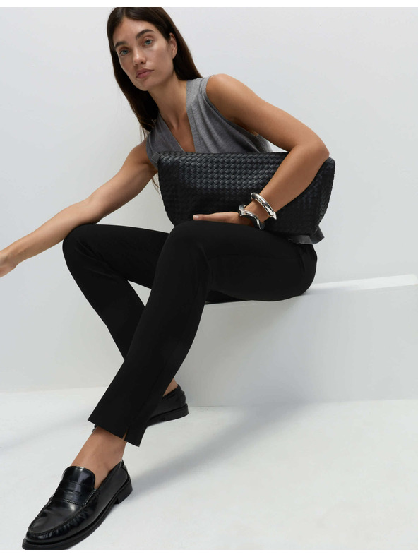 Marks & Spencer Hlače ozkega kroja do gleženj Marks & Spencer črna