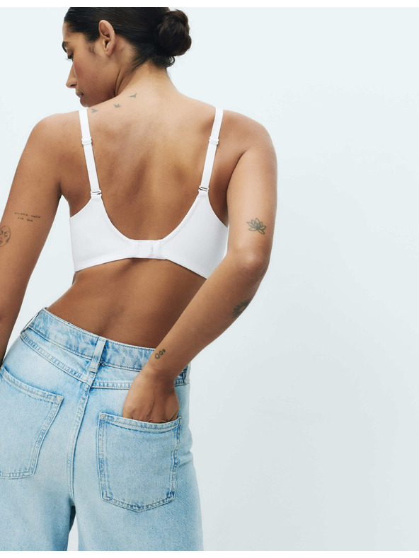 Marks & Spencer Modrček Flexifit™ s polno skodelico brez steznika, velikost 4,5 oz. A-E Marks & Spencer bela