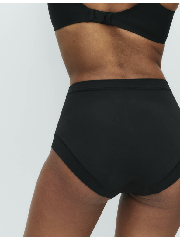 Marks & Spencer Spodnje hlače v pasu, s tehnologijo Flexifit in visokim deležem modala, 3 kosi Marks & Spencer črna