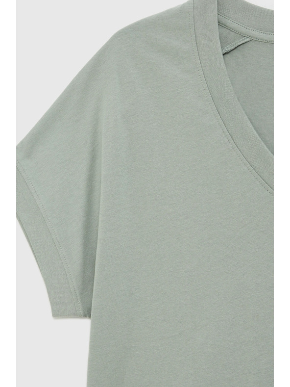 Moodo Majica z izrezom olivna Moodo