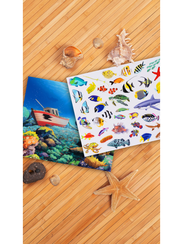 BAAGL  Beri in leposlovje – POD GLADINO, knjiga z nalepkami