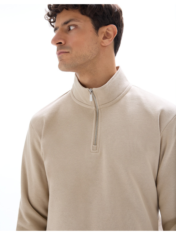 Celio Jopica Metreuk z ovratnikom