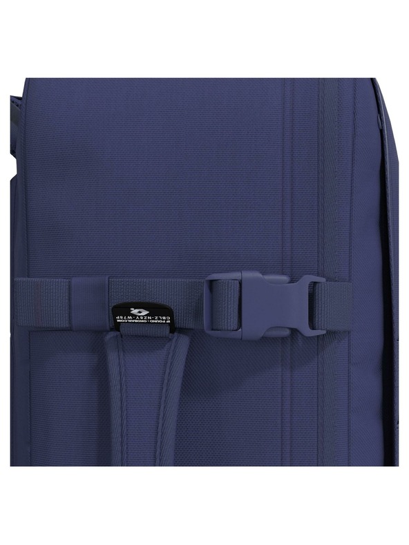 CabinZero Nahrbtnik CabinZero Military 44L Galaxy Blue