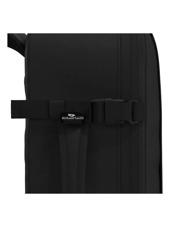 CabinZero Črn nahrbtnik CabinZero Military 36L Absolute Black