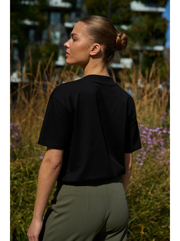 Moodo Bombažna bluza z V izrezom črna Moodo