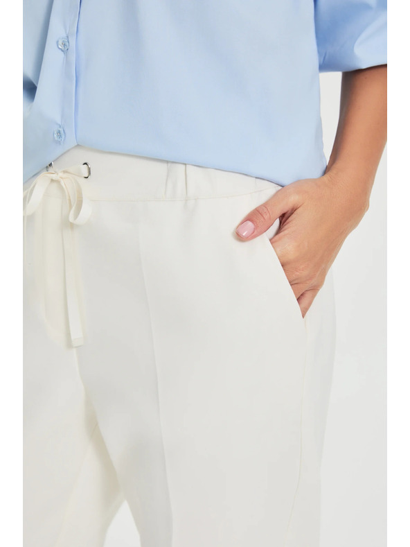 Moodo Hlače s gubami bele Moodo