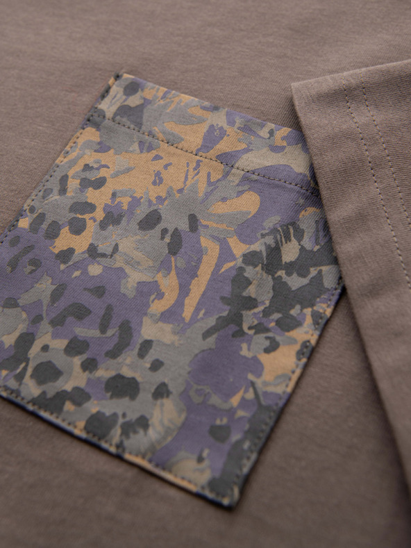 Ombre Clothing Moška bombažna majica s tiskanjem žepa - temno olivno zelena V1 OM-TSPT-0227 Ombre Clothing