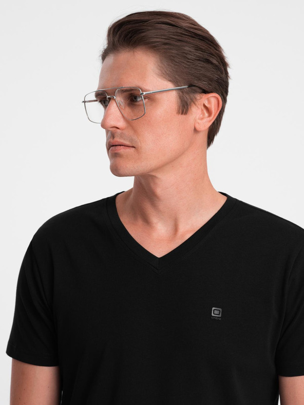 Ombre Clothing Komplet majic z V izrezom, elastanom in diskretnim logotipom 3-pack - mešanica bela/temno modra/črna V1 Z100 Ombre Clothing