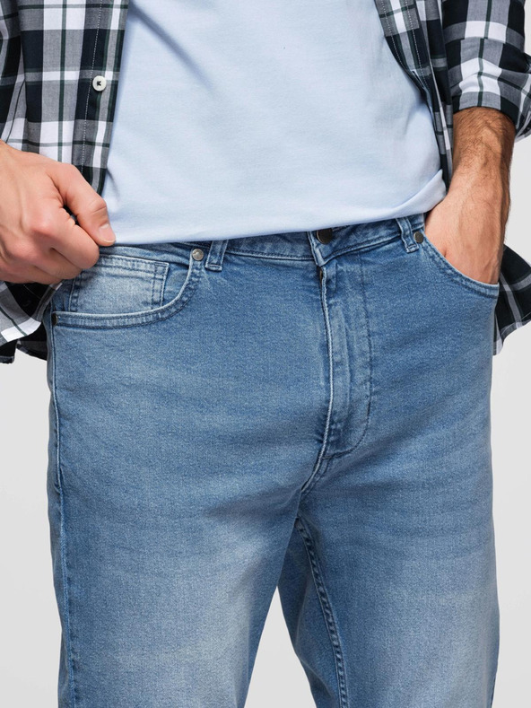 Ombre Clothing Moške jeans hlače CARROT s potrganostmi - svetlo modre V1 OM-PADP-0253 Ombre Clothing