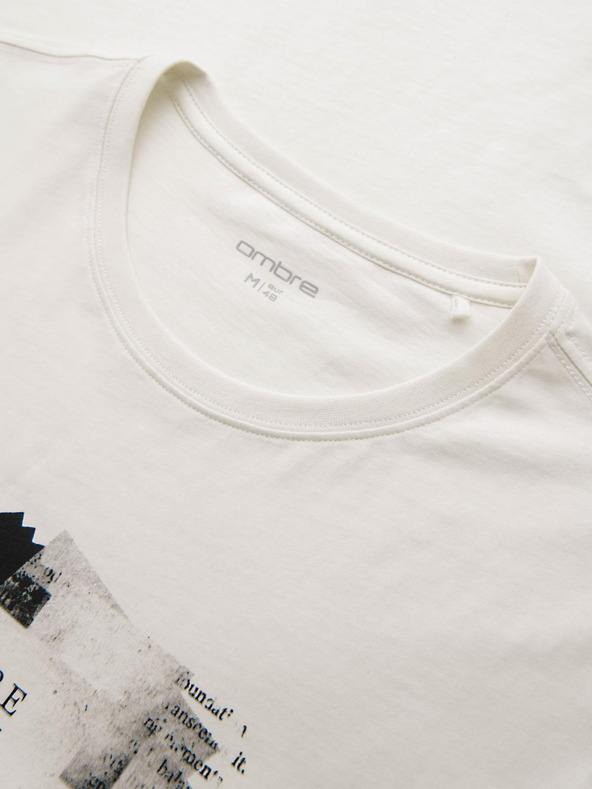 Ombre Clothing Moška bombažna majica z zanimivim tiskom na prsih - bela V2 OM-TSPT-0261 Ombre Clothing