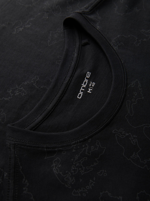 Ombre Clothing Moška bombažna majica s celovitim tiskom in napisom "ombre" na prsih - črna V1 OM-TSFP-0263 Ombre Clothing