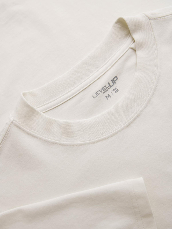 Ombre Clothing Moška bombažna majica LOOSE FIT s круглим izrezom - kremasta V2 OM-TSBC-0267 Ombre Clothing