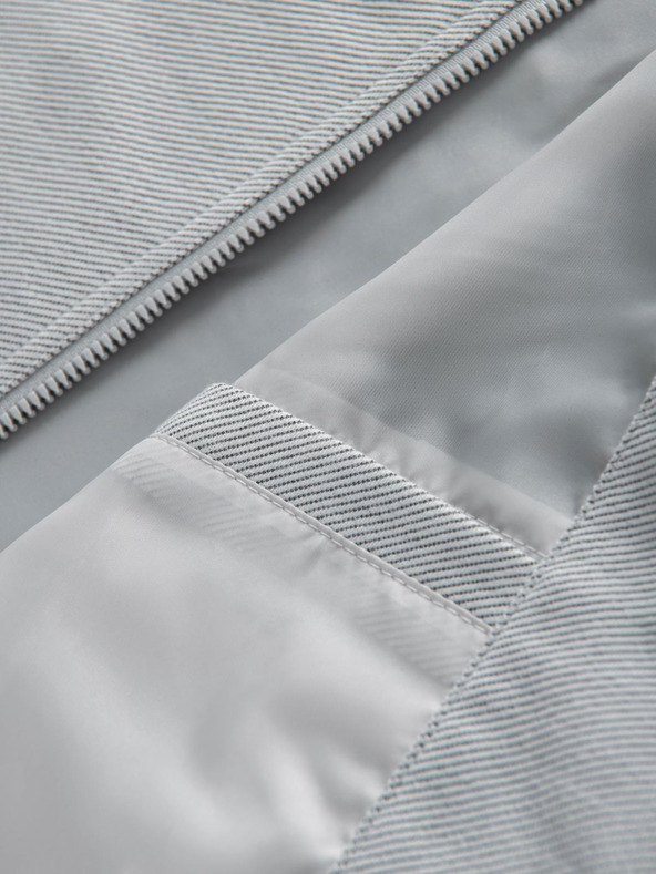 Ombre Clothing Moška bomber jakna z raglanskimi rokavi - svetlo siva V4 OM-JANP-0159 Ombre Clothing