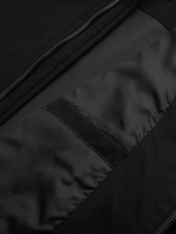 Ombre Clothing Moška jakna s kapuco in visokim ovratnikom - črna V1 OM-JANP-0222 Ombre Clothing