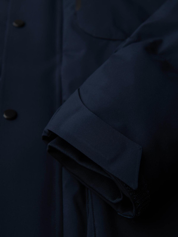 Ombre Clothing Pánska zimná bunda s odnímateľnou kapuco z nepremokavej tkaniny - tmavo modrá V1 OM-JAHP-0306 Ombre Clothing