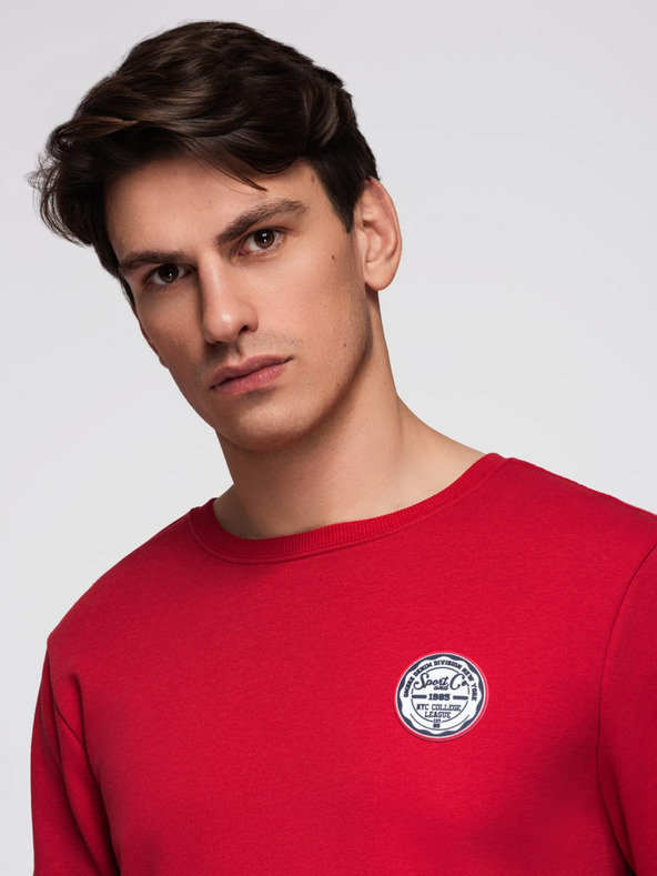 Ombre Clothing Moška mikina s kroglastim izrezom in našitkom - rdeča V1 B1713 Ombre Clothing