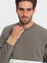 Ombre Clothing Pánska mikina OVERSIZE s kontrastným prelínaním farieb - khaki V7 B1673 Ombre Clothing