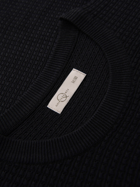 Ombre Clothing Strukturirani moški pulover s okroglim izrezom - črn V3 OM-SWSW-0181 Ombre Clothing